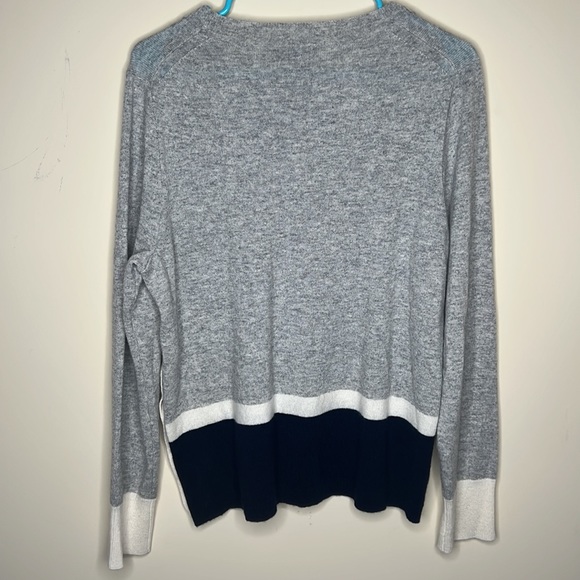 J. Crew 100% Cashmere LongSleeve Everyday Crewneck Sweater Side Buttons Sz Large - Picture 5 of 5